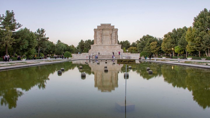 آرامگاه فردوسی مشهد کجاست؟ + عکس و اطلاعات کامل آرامگاه فردوسی