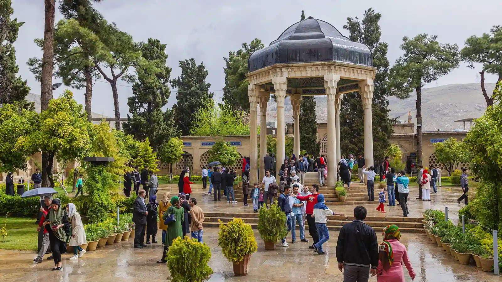 راهنمای جامع حافظیه شیراز؛ سفر به دنیای شعر، تاریخ و آرامش